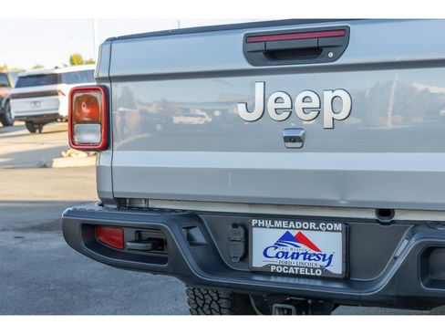 Used 2020 Jeep Gladiator Overland w/ Trailer Tow Package image 29