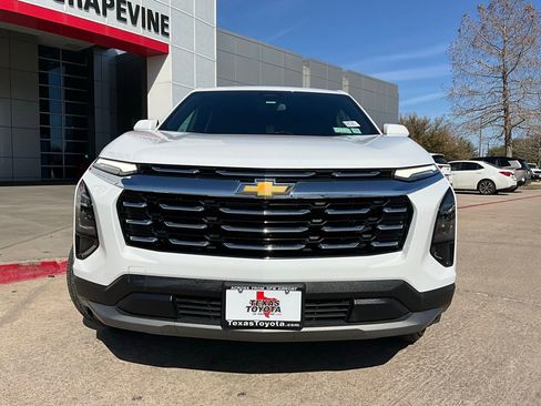 Used 2025 Chevrolet Equinox LT image 3