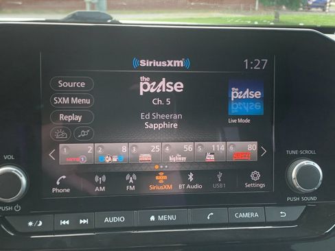Used 2025 Nissan Pathfinder SV AWD/4WD image 23