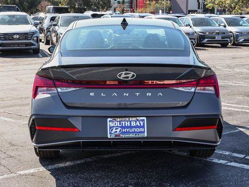 New 2026 Hyundai Elantra SEL Sport Premium FWD image 5
