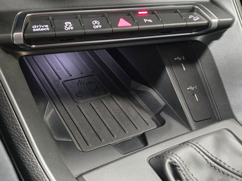 Certified 2025 Audi Q3 2.0T Premium w/ Convenience Package image 46