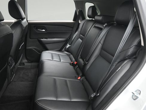 Used 2022 Nissan Rogue SL FWD image 11