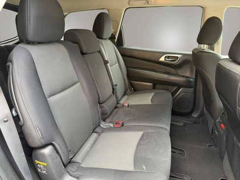Used 2019 Nissan Pathfinder SV AWD/4WD image 38