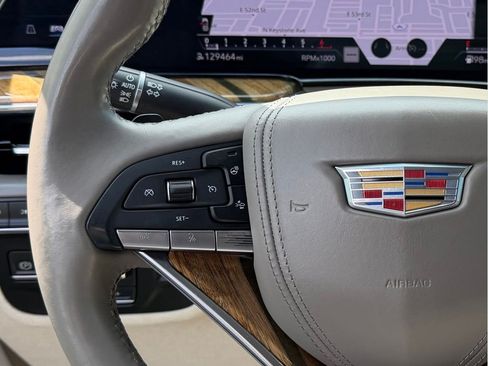 Used 2021 Cadillac Escalade Premium Luxury Platinum AWD/4WD image 47