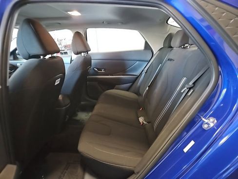 Used 2025 Hyundai Elantra SEL FWD image 15