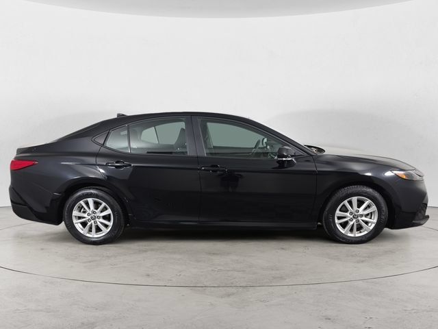 Used 2025 Toyota Camry LE FWD image 4