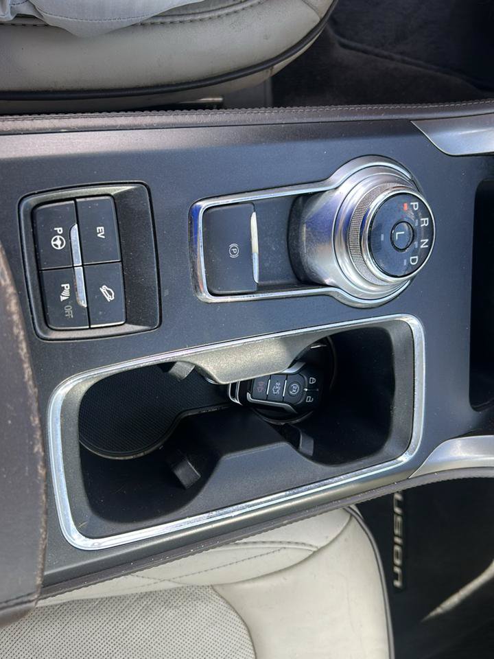 Used 2018 Ford Fusion Energi Platinum FWD image 19
