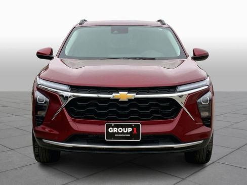 Used 2025 Chevrolet Trax LT image 3