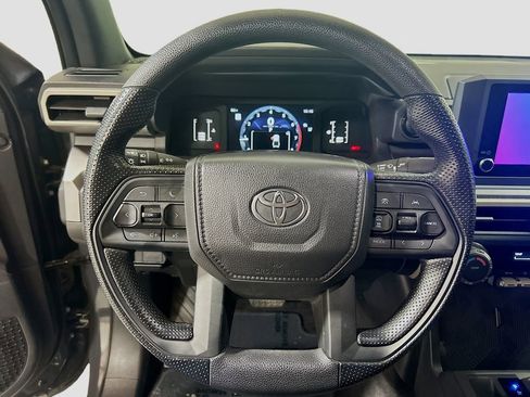 Used 2025 Toyota Tacoma SR5 AWD/4WD image 9
