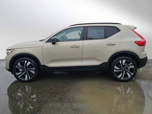 New 2026 Volvo XC40 B5 Ultra w/ Climate Package image 6