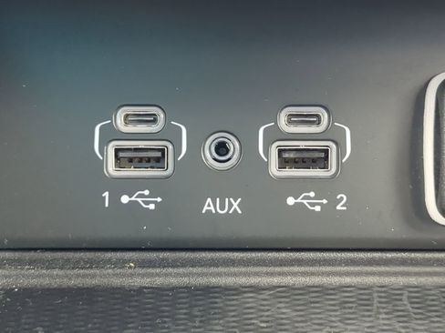 Used 2024 Jeep Grand Cherokee Overland w/ Advanced Protech Group III image 21