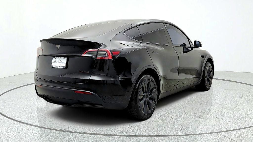 Used 2025 Tesla Model Y Long Range AWD/4WD image 5