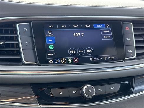 Used 2023 Buick Enclave Essence image 13