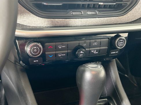 Used 2022 Jeep Compass Latitude image 15