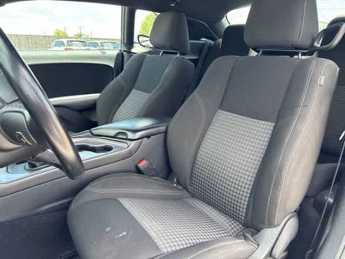 Used 2023 Dodge Challenger SXT RWD image 21
