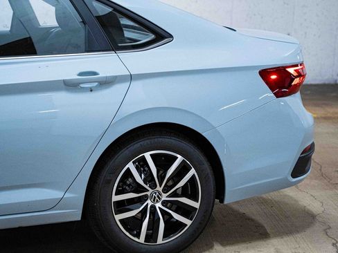 New 2026 Volkswagen Jetta SE image 4