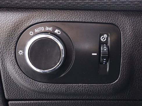 Used 2017 Chevrolet Cruze LT w/ Convenience Package FWD image 10