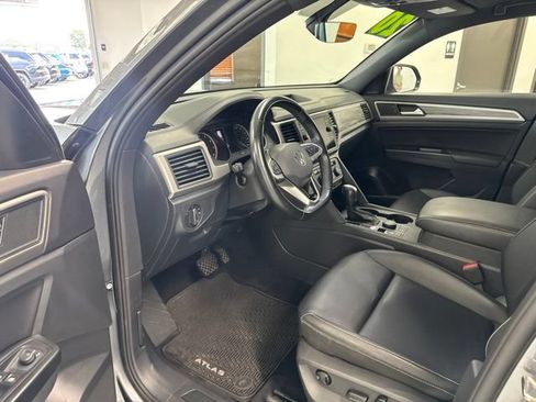 Used 2020 Volkswagen Atlas Cross Sport SE AWD/4WD image 16