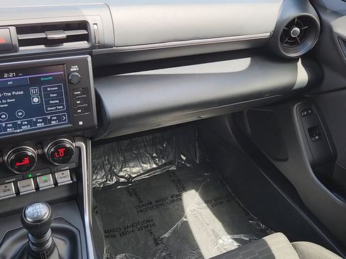 Used 2023 Toyota GR86 w/ ALL Weather Mat Package (TMS) RWD image 6