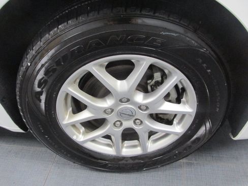 Used 2023 Chrysler Pacifica Touring-L FWD image 14
