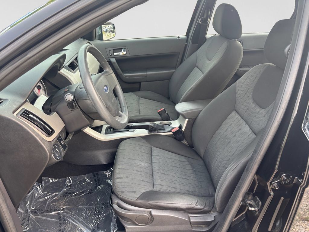 Used 2008 Ford Focus Sedan FWD image 11