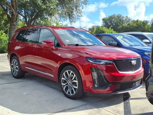 Used 2021 Cadillac XT6 Sport AWD/4WD image 2
