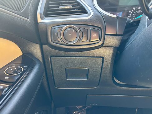 Used 2015 Ford Edge SEL w/ Equipment Group 201A AWD/4WD image 24