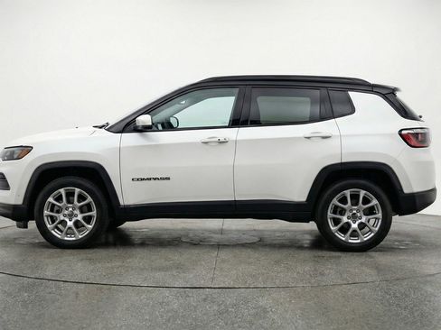 Used 2025 Jeep Compass Limited AWD/4WD image 5