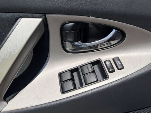 Used 2009 Toyota Camry SE FWD image 19