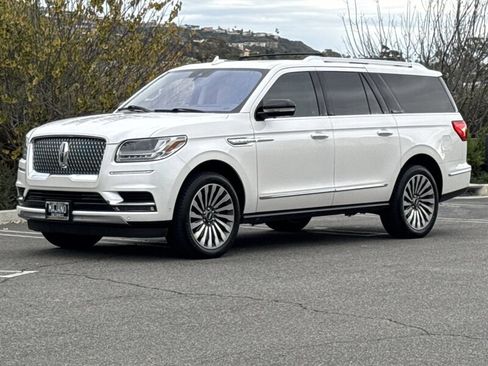 Used 2019 Lincoln Navigator L Reserve w/ Cargo Package image 3