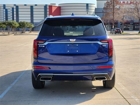 Used 2023 Cadillac XT6 Premium Luxury w/ Technology Package image 6