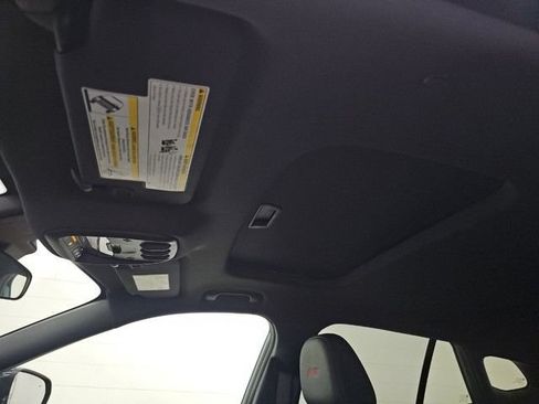 Used 2024 Chevrolet Trax RS w/ Sunroof Package FWD image 12