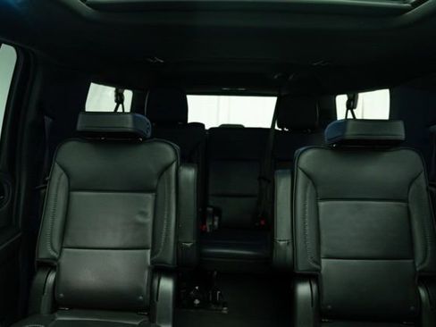 Used 2023 GMC Yukon XL Denali image 16