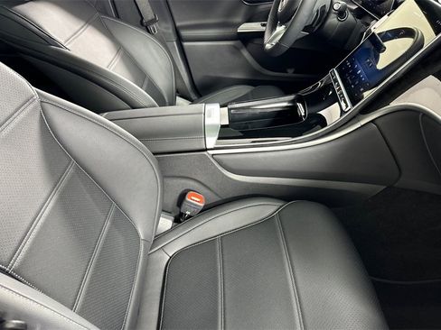 Certified 2026 Mercedes-Benz GLC 300 4MATIC image 18