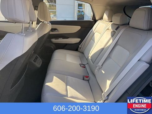 Used 2023 Nissan Ariya FWD image 14