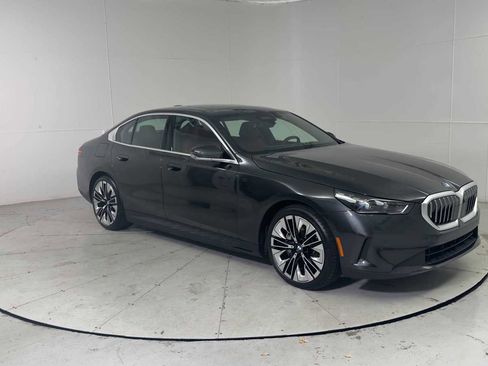 Certified 2026 BMW i5 eDrive40 AWD/4WD image 8