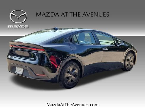 Used 2024 Toyota Prius LE FWD image 4