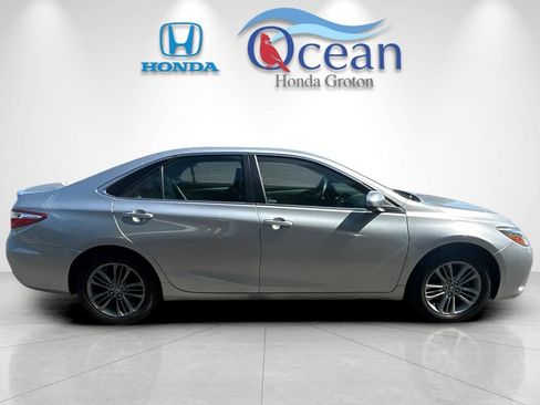Used 2016 Toyota Camry SE FWD image 2