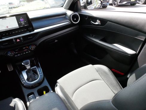 Used 2022 Kia Forte GT-Line w/ GT-Line Premium Package FWD image 11