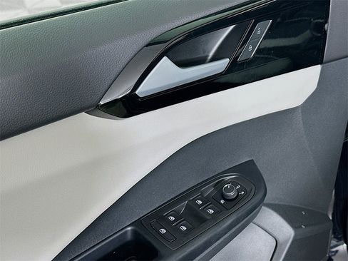 New 2025 Volkswagen Taos S image 21
