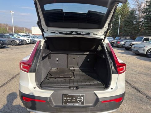Used 2023 Volvo XC40 B5 Core w/ Convenience Package AWD/4WD image 28