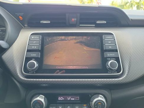 Used 2018 Nissan Kicks SV FWD image 24
