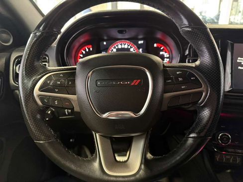 Used 2023 Dodge Durango SXT image 11