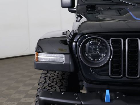 Used 2024 Jeep Wrangler Unlimited Rubicon 4xe AWD/4WD image 13