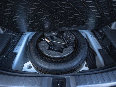 Used 2024 Toyota RAV4 XLE w/ Convenience Package image 37