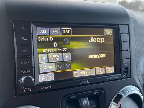 Used 2016 Jeep Wrangler Unlimited Rubicon w/ Dual Top Group image 29