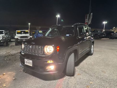 Used 2018 Jeep Renegade Latitude image 42