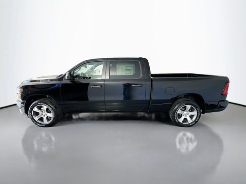 New 2026 RAM 1500 Express AWD/4WD image 4