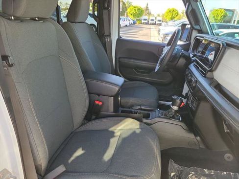 Certified 2025 Jeep Wrangler Unlimited Sahara AWD/4WD image 16