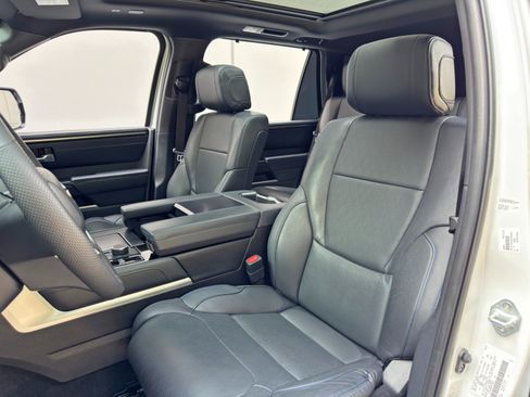 Used 2024 Toyota Sequoia Platinum AWD/4WD image 43
